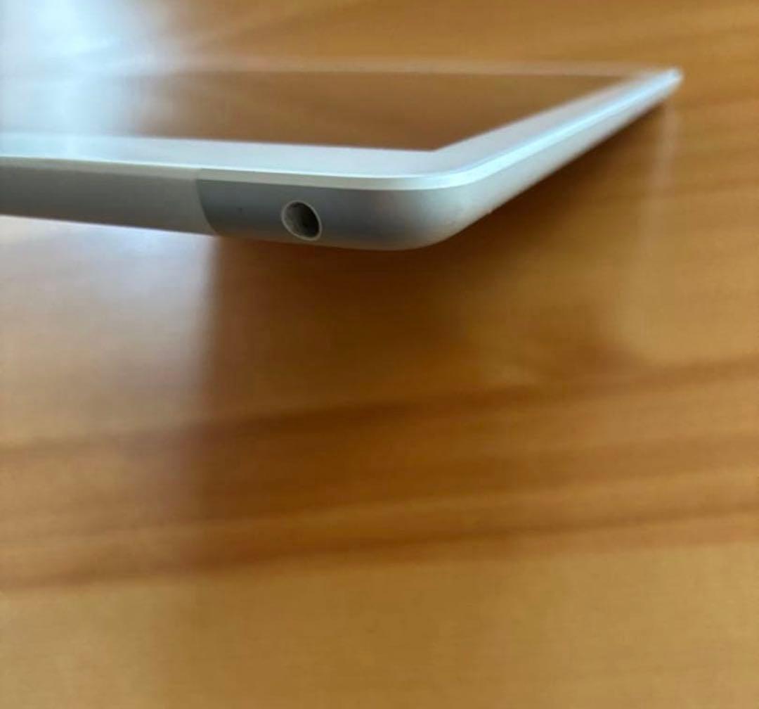iPad 第7世代 32GB Wi-Fi セルラーモデル　美品　動作良好 AC有