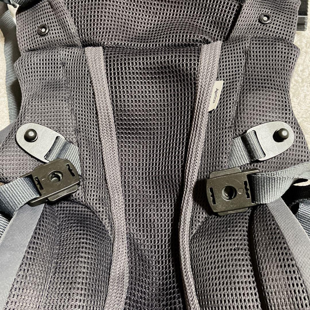 アップリカ　ラクリス　ダークグレー　抱っこ紐　赤ちゃん　新生児