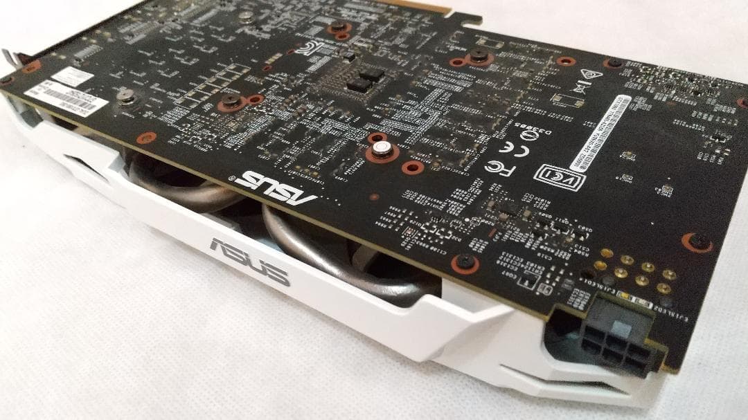 白いグラボ ASUS GTX1060 6GB