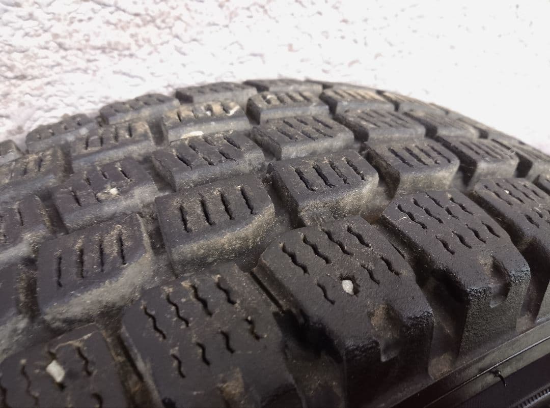 145R12 6PR LT・スタッドレスタイヤ・アルミホイール・2本のみ・1/2