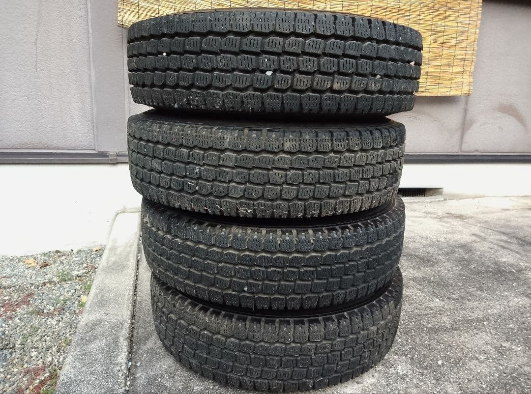 145R12 6PR LT・スタッドレスタイヤ・アルミホイール・2本のみ・1/2