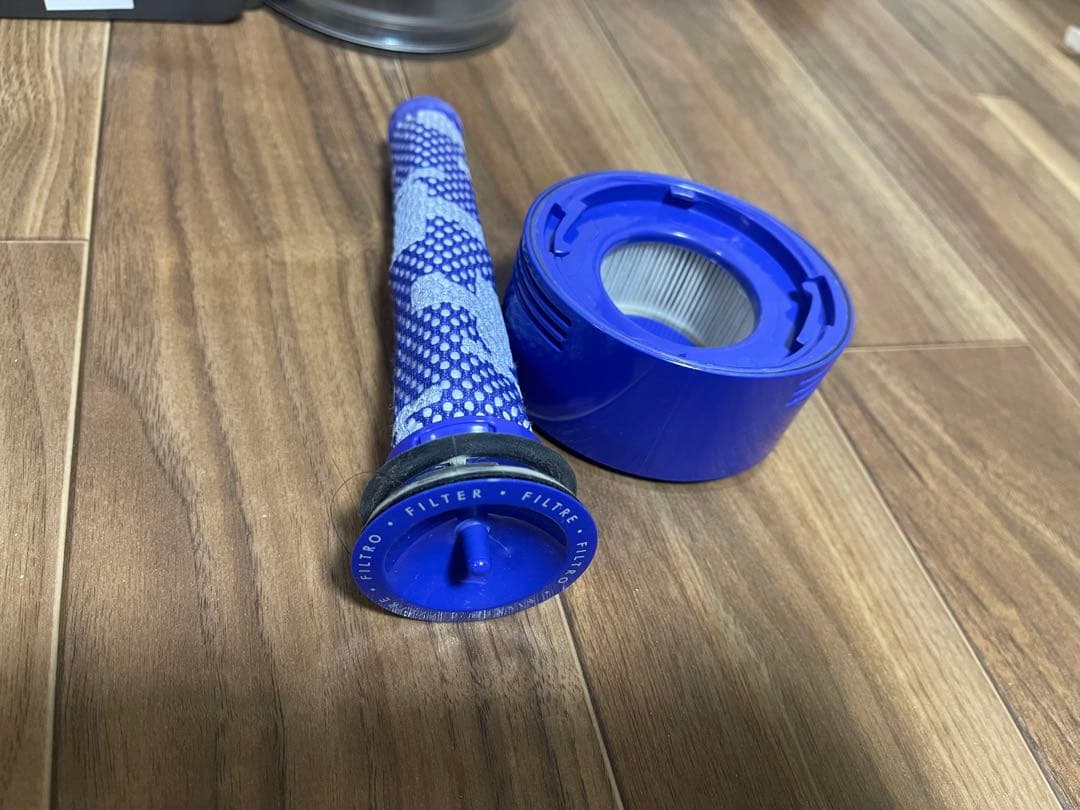 Dyson - ダイソン V7 (sv11) スティッククリーナー 本体