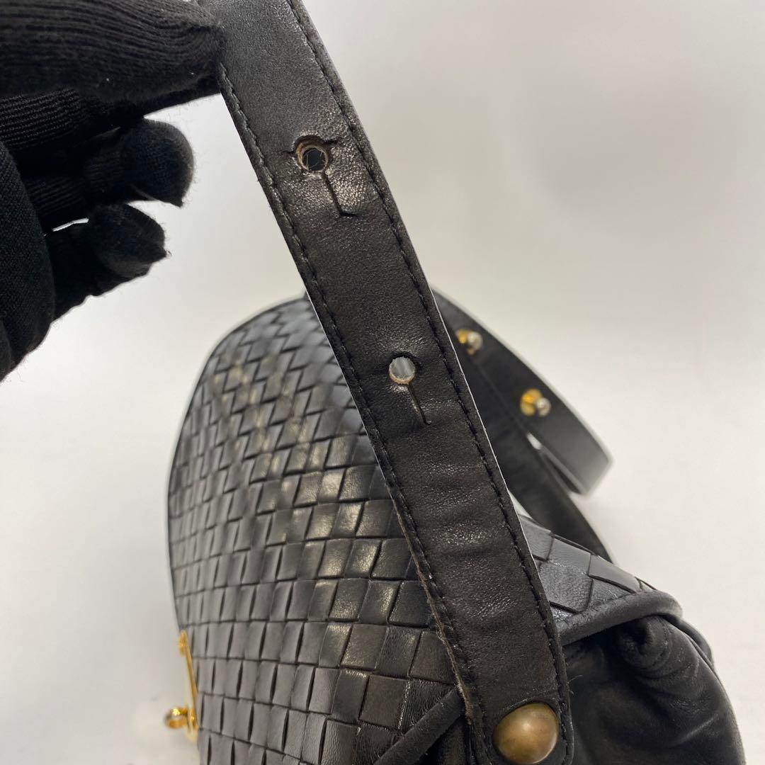 ボッテガヴェネタ ブラック イントレチャート ターンロック ショルダーバッグ