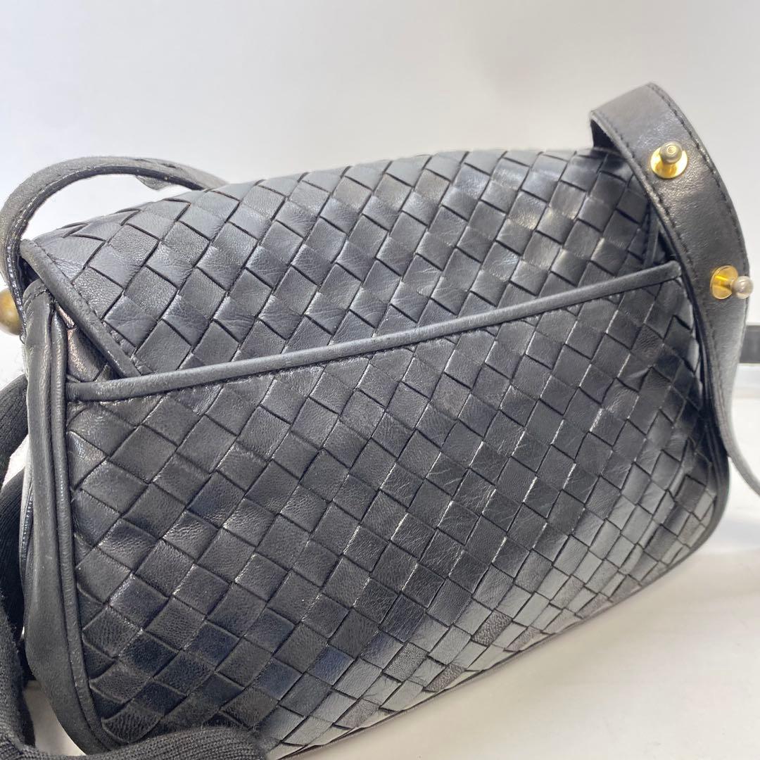 ボッテガヴェネタ ブラック イントレチャート ターンロック ショルダーバッグ