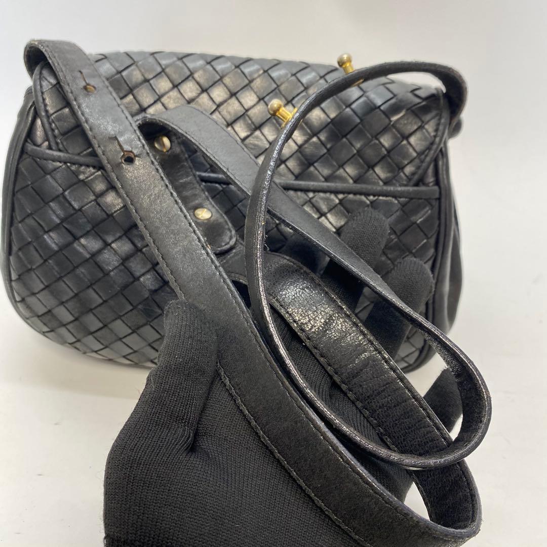 ボッテガヴェネタ ブラック イントレチャート ターンロック ショルダーバッグ