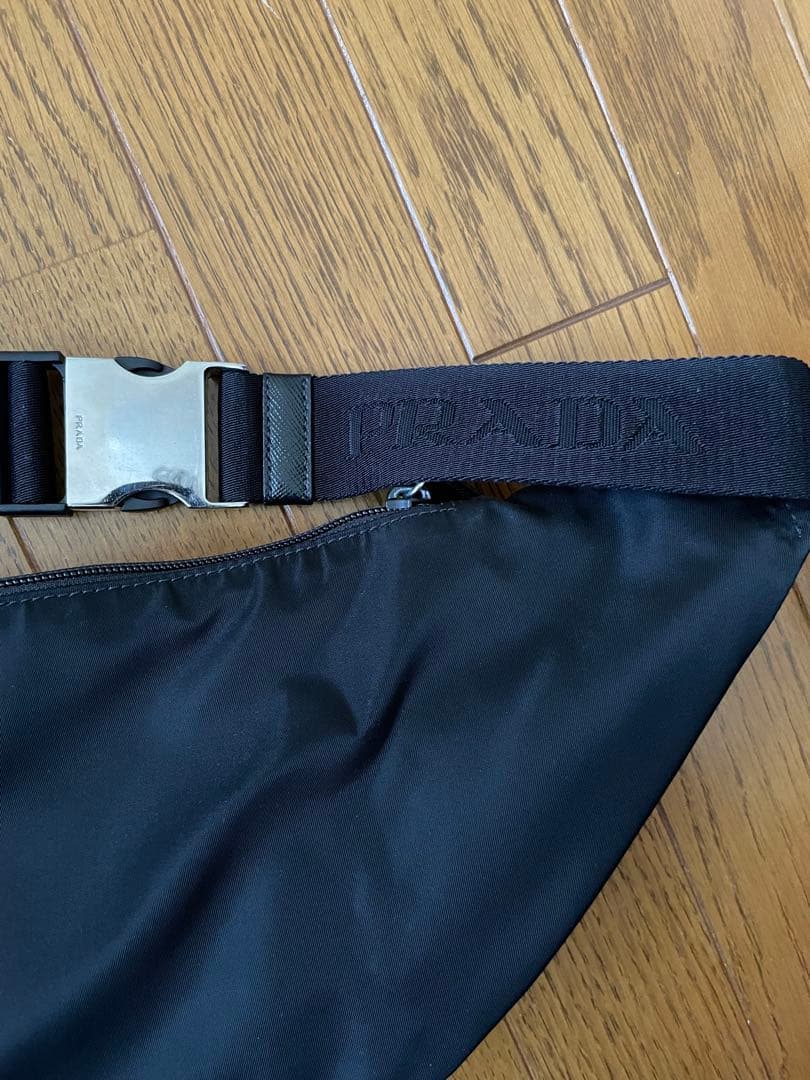 PRADA ボディバッグ