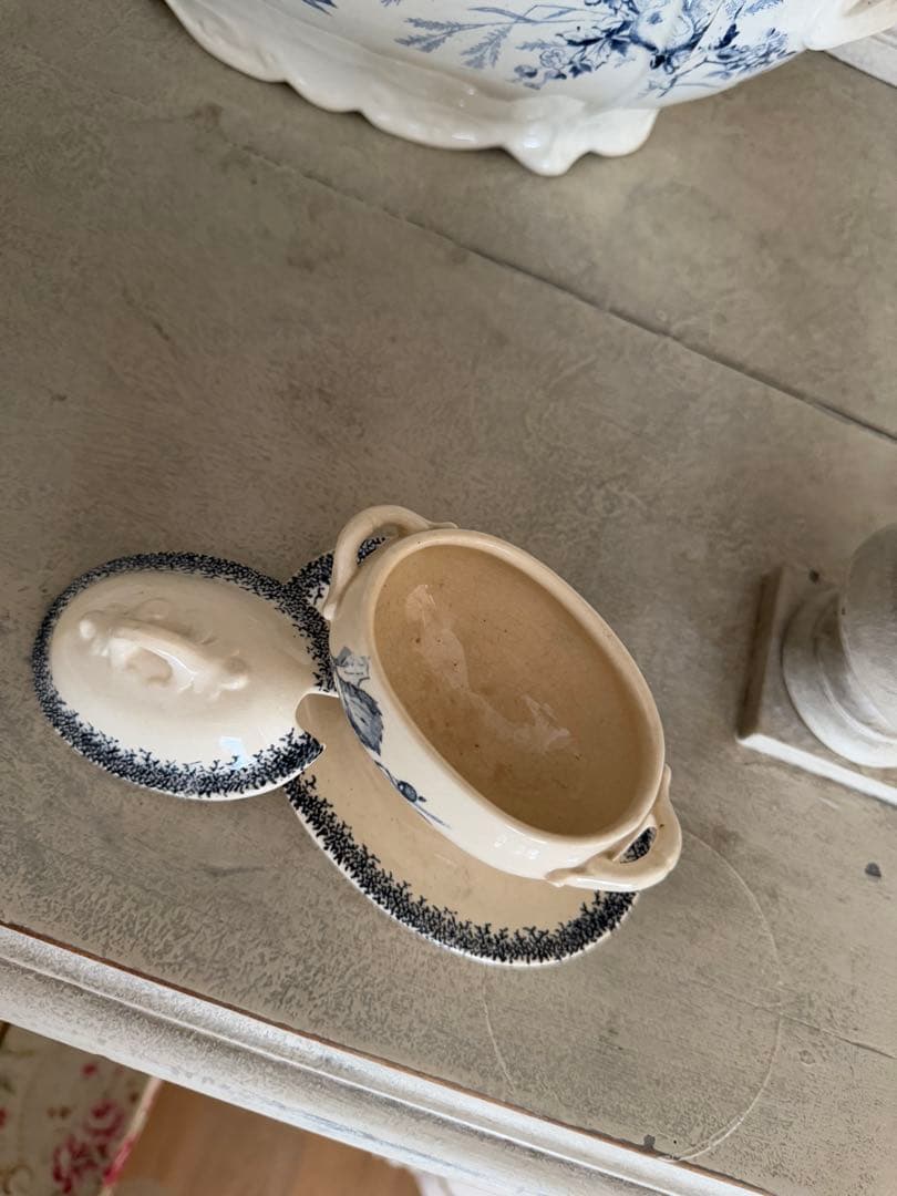 フランスアンティークエミールブルジョワベリー柄の小さなムタディエマスタード入れ