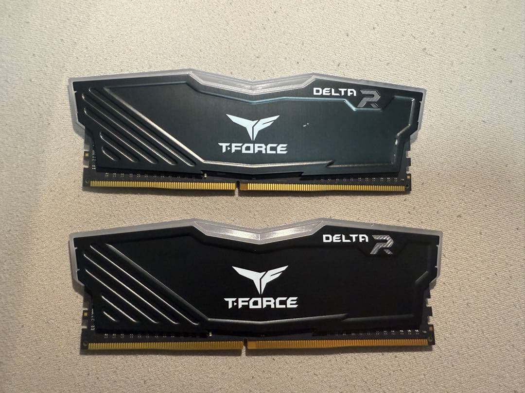 T-FORCE DELTA R 16GB(8G×2)DDR4 3000MHz