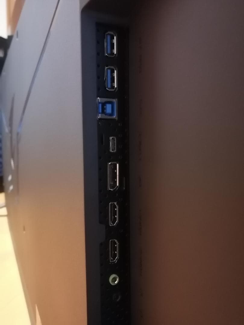 48インチ 4Kゲーミングモニター FO48U