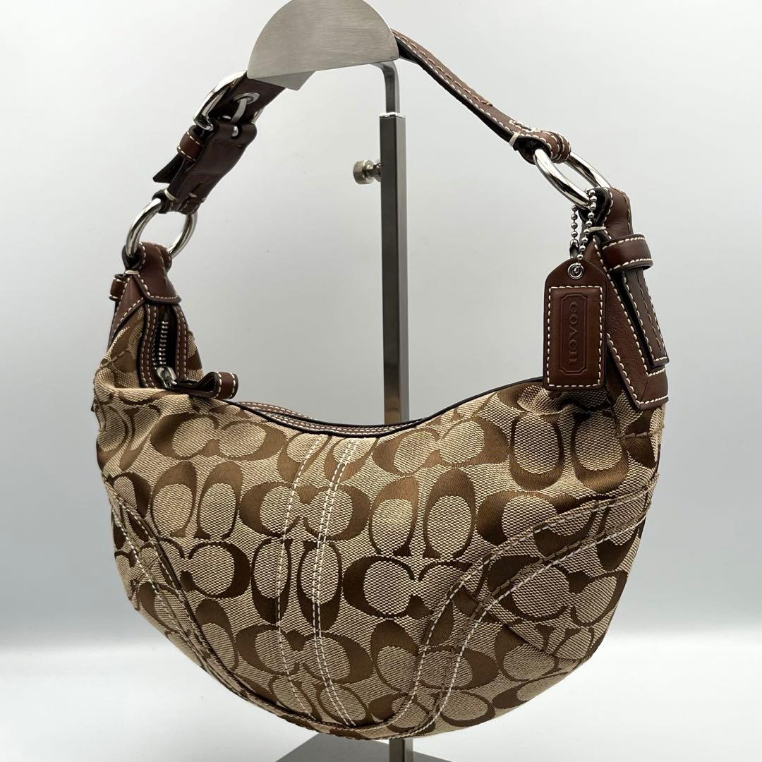 美品✨ コーチ スモールホーボー シグネチャー ワンショルダーバッグ ベージュ