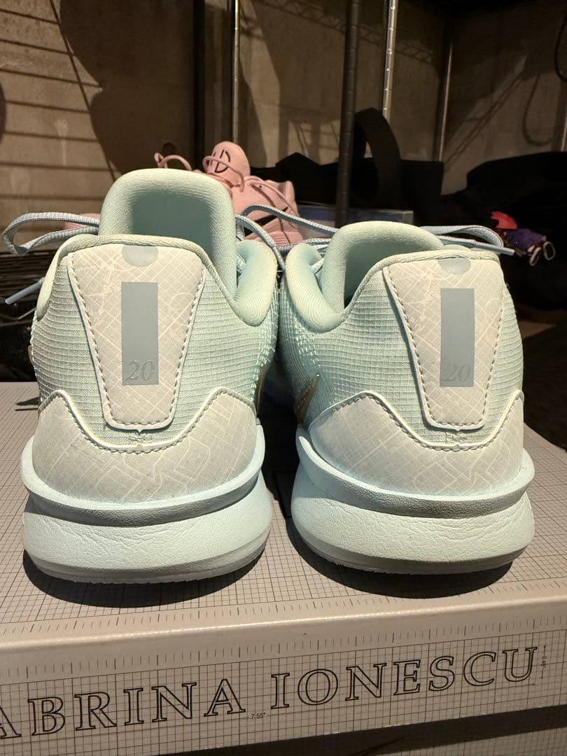 【値下げ可】　NIKE サブリナ3 EP