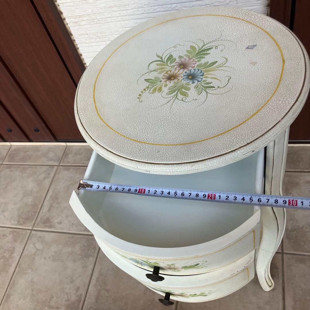 フレンチシャビー◉ラウンド サイドテーブル　花柄ペイント　引き出し付き｜猫脚