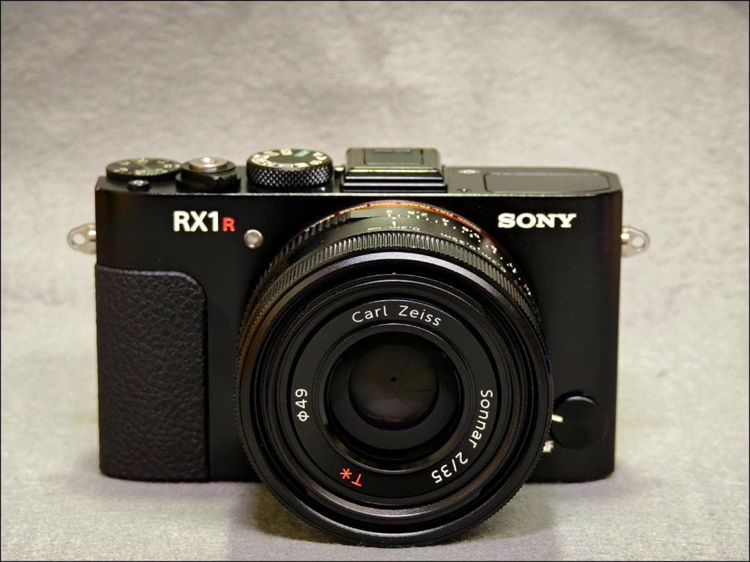 SONY DSC-RX1R（純正予備バッテリー2個＆Kenko ZXII 付属）