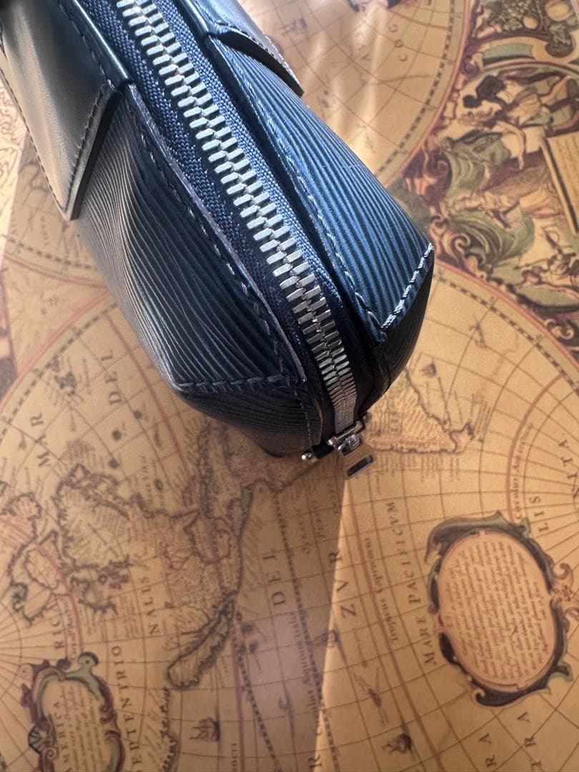 M51177 ルイヴィトン　エピ　ポルトドキュマンpdj レザー　新モデル