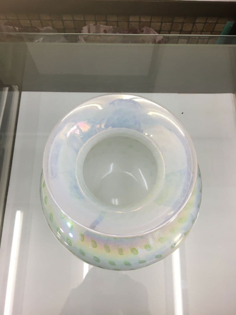 ♥ヴィンテージ ♥シェルホワイトに　グリーンのドット　花瓶