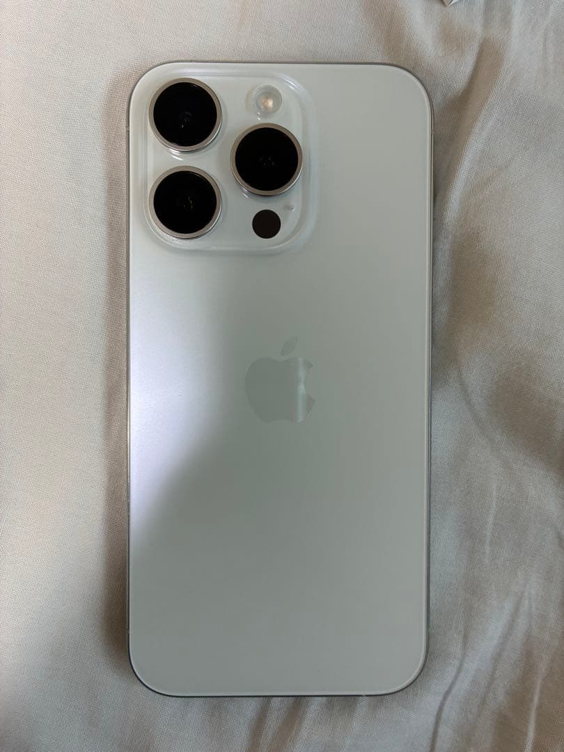 iPhone15 Pro 128G カラーホワイト初期化済み　透明ケース付き