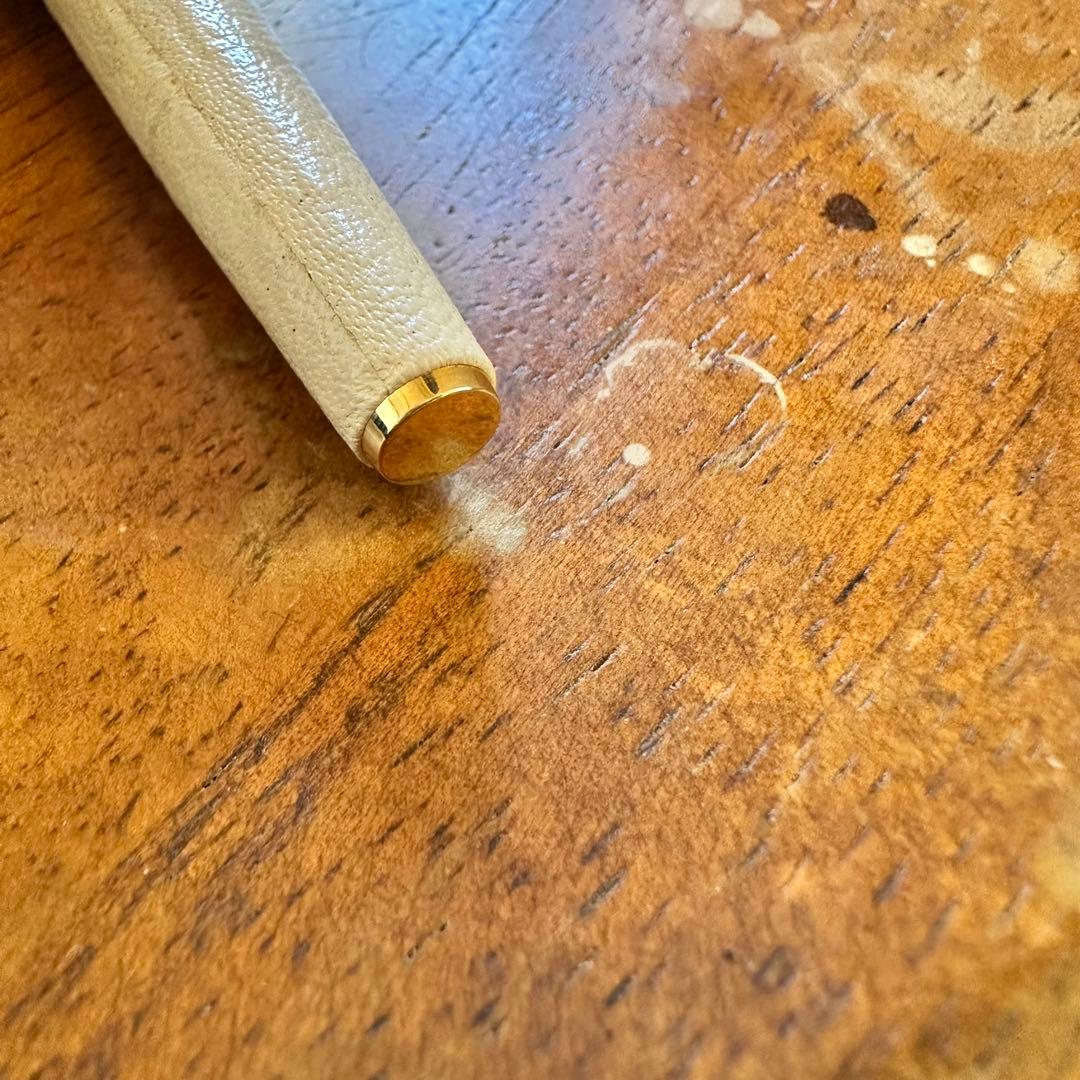 sailor セーラー　万年筆　レザー　白　ペン先　18k