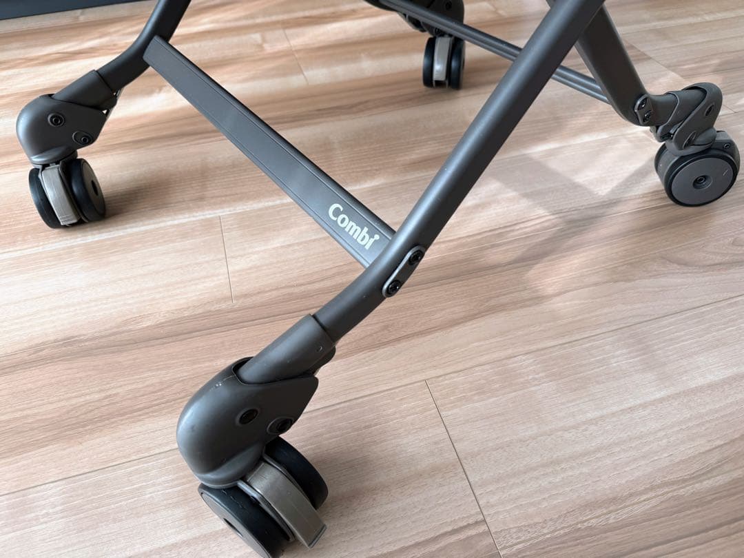 コンビ　ネムリラコードレスAUTO SWING BEDi Long SS EG＋