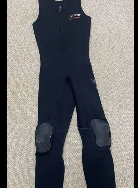 マズメ　ウェットスーツ　Ｌサイズ