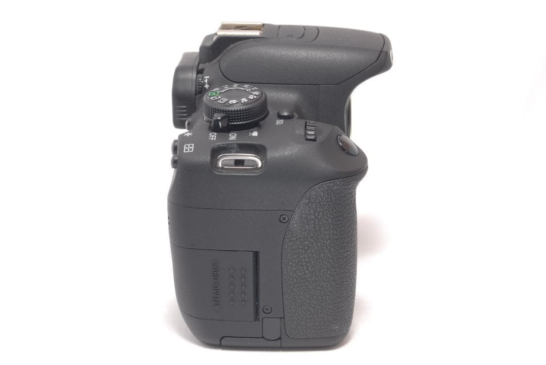 ⭐️レンズフード付き⭐️Canon Kiss X7i キャノン　デジタル一眼