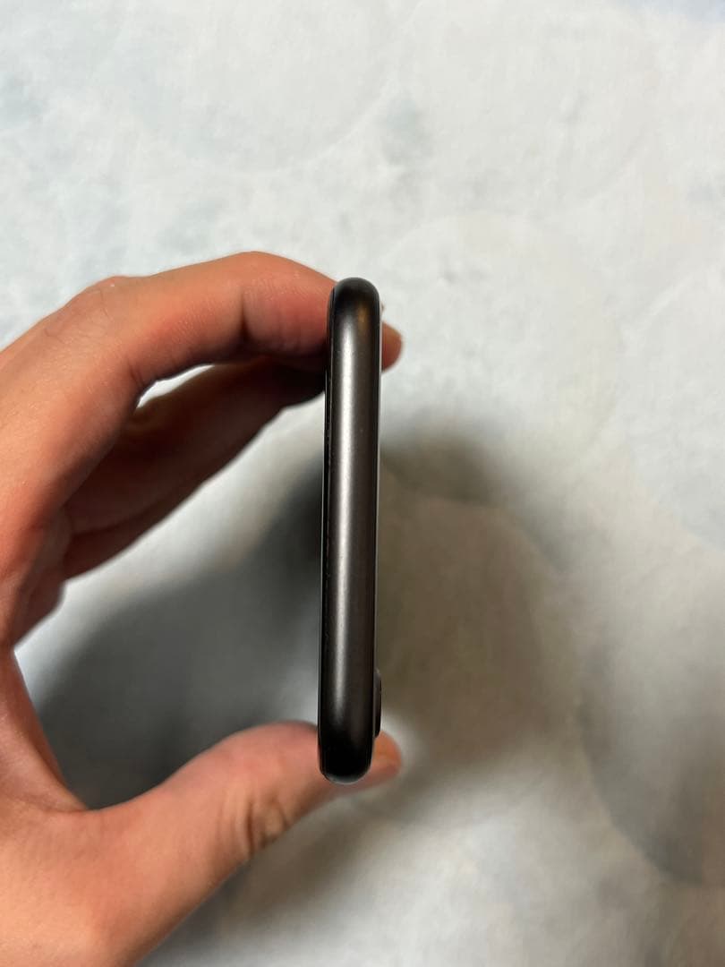 iPhone 8 スペースグレー 本体 バッテリー容量77%