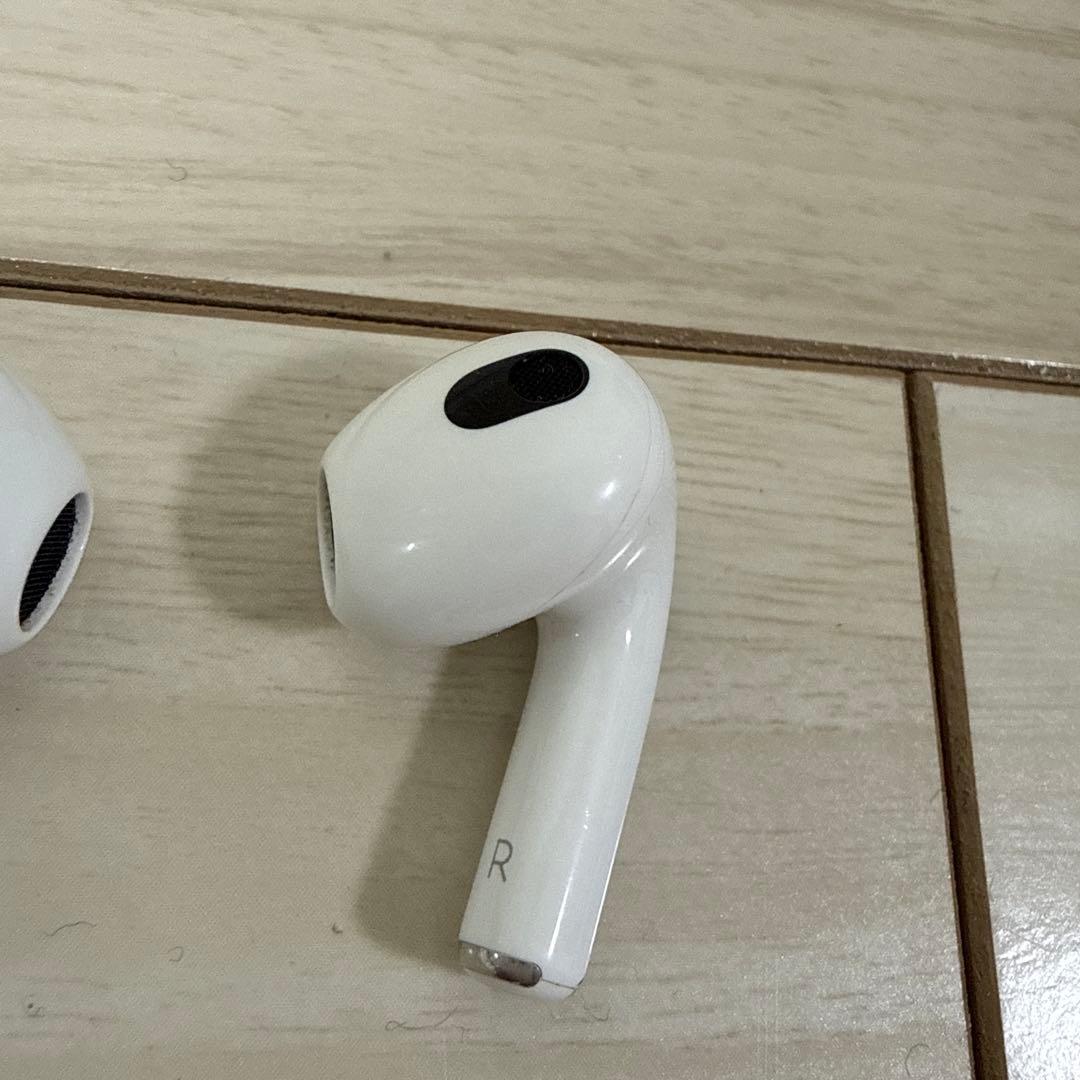 Apple AirPods 第3世代 充電ケース付き MPNY3J/A