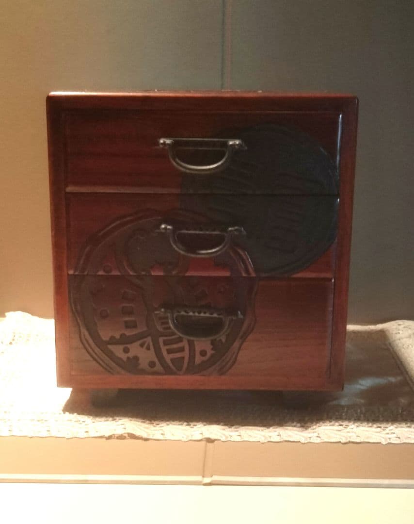 岡山　烏城彫　小物入三段（小）古瓦　美品