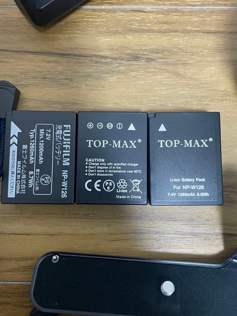 FUJIFILM デジタルカメラ　X-A1 セット　バッテリー3個　動作確認済み