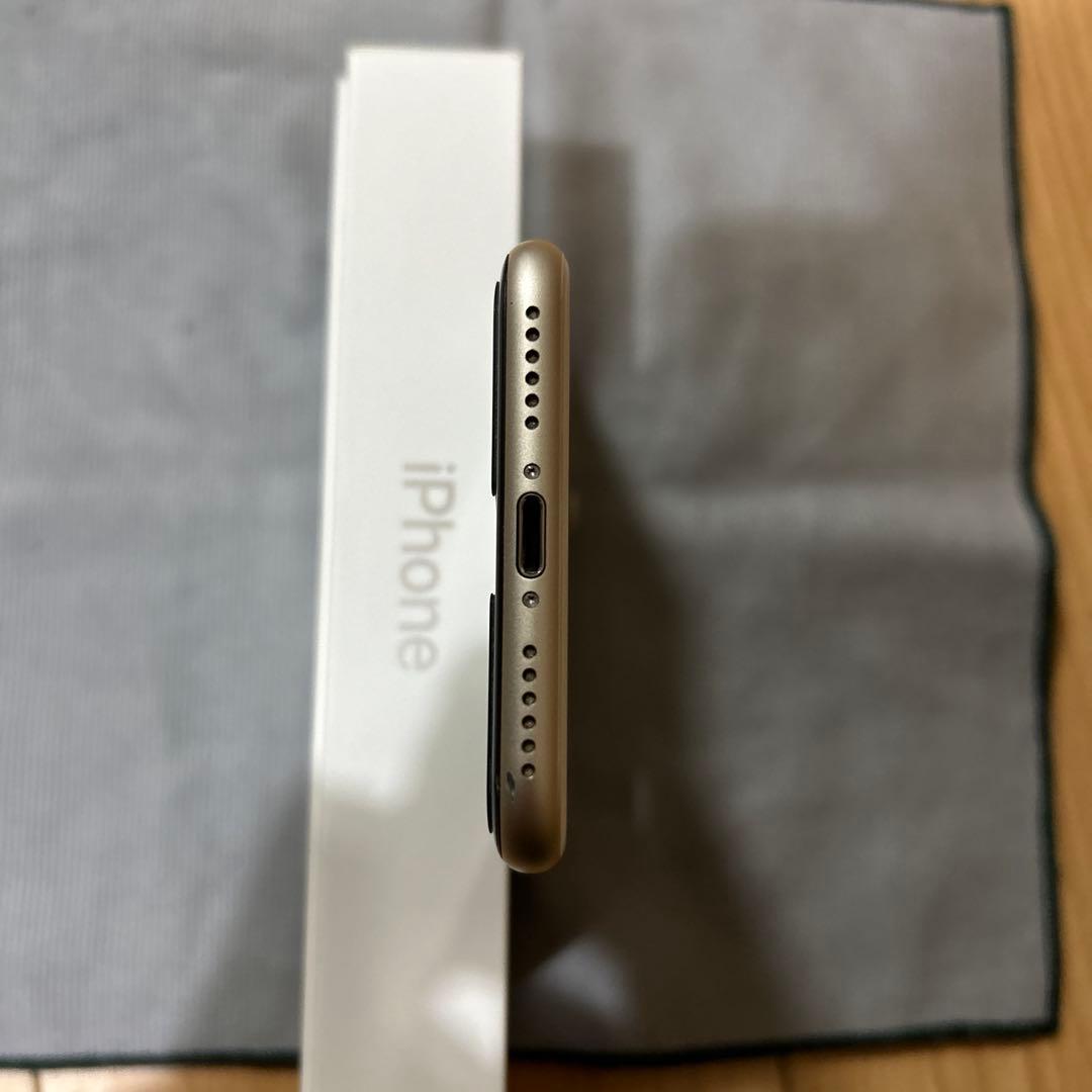 【美品】iPhone SE3 スターライト 64GB