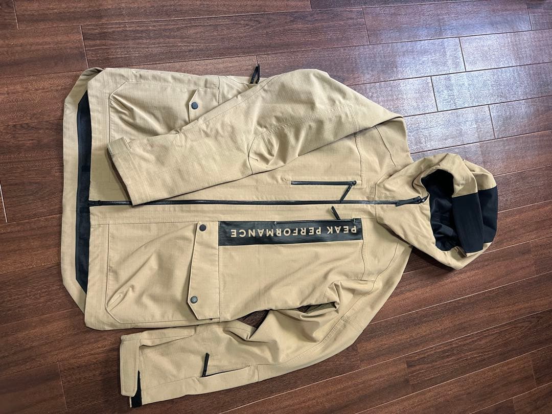 ピークパフォーマンス　ベージュ スキーウェア 上下セット