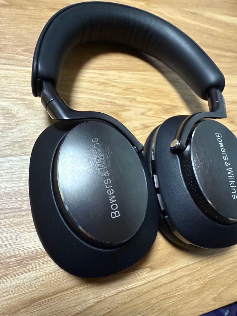 Bowers & Wilkins ワイヤレスヘッドホン px8