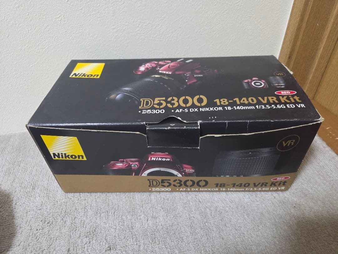 Nikon D5300 レッド 18-140mm VRセット