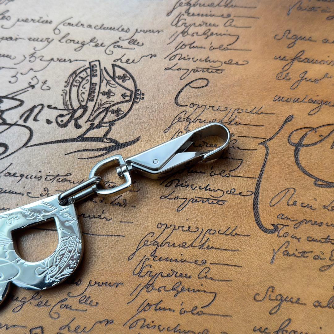 限定 定価11.3万円 ベルルッティ スクリット Bロゴ メタルキーホルダー