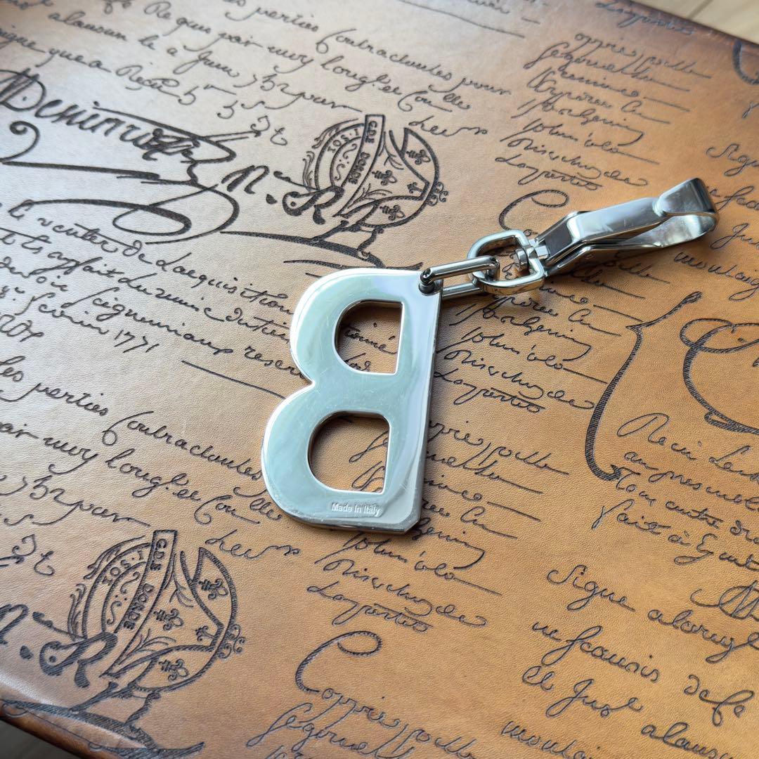 限定 定価11.3万円 ベルルッティ スクリット Bロゴ メタルキーホルダー