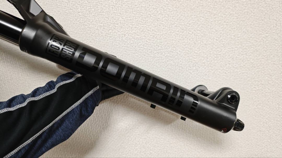 パーツ ROCKSHOX DOMAIN RC 1-1/8,1.8 160mm 29er