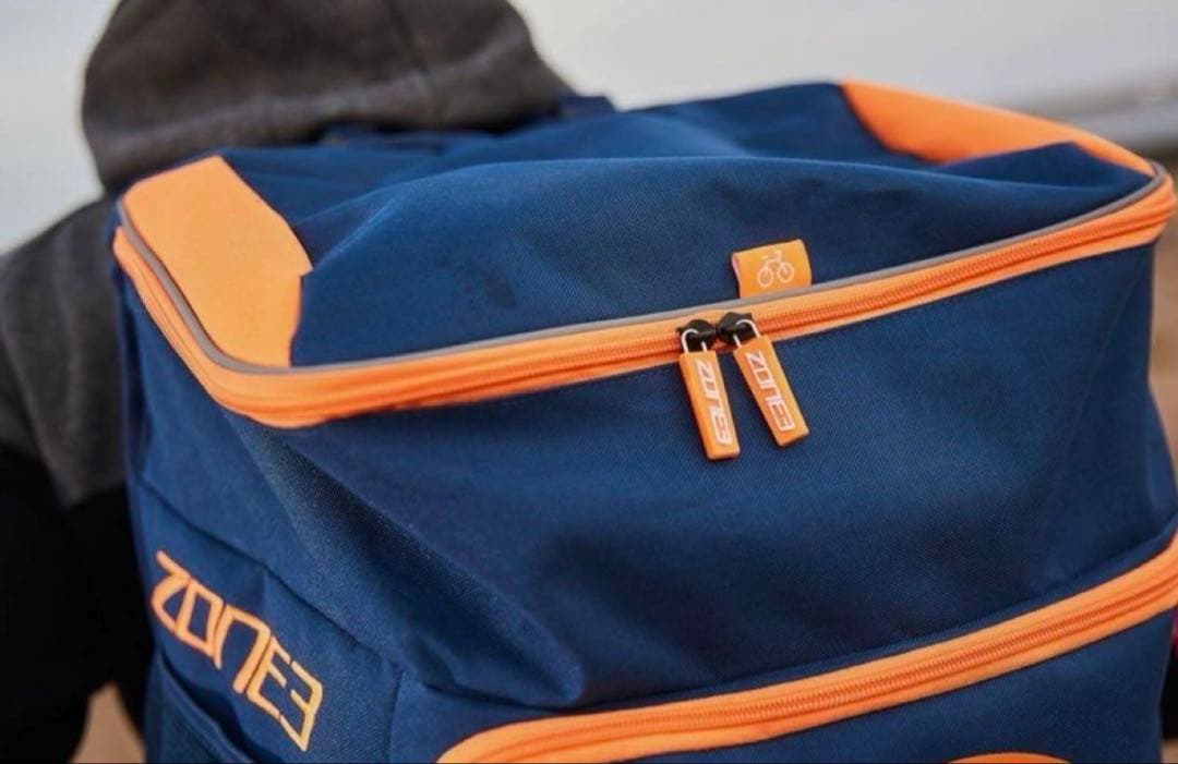 訳あり新品Zone3トライアスロントランジションバッグ水泳マラソン自転車競泳野球