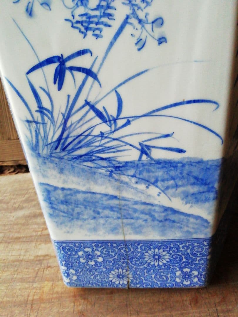 ♪昔の立ち火鉢、傘立て　瀬戸、染付花鳥