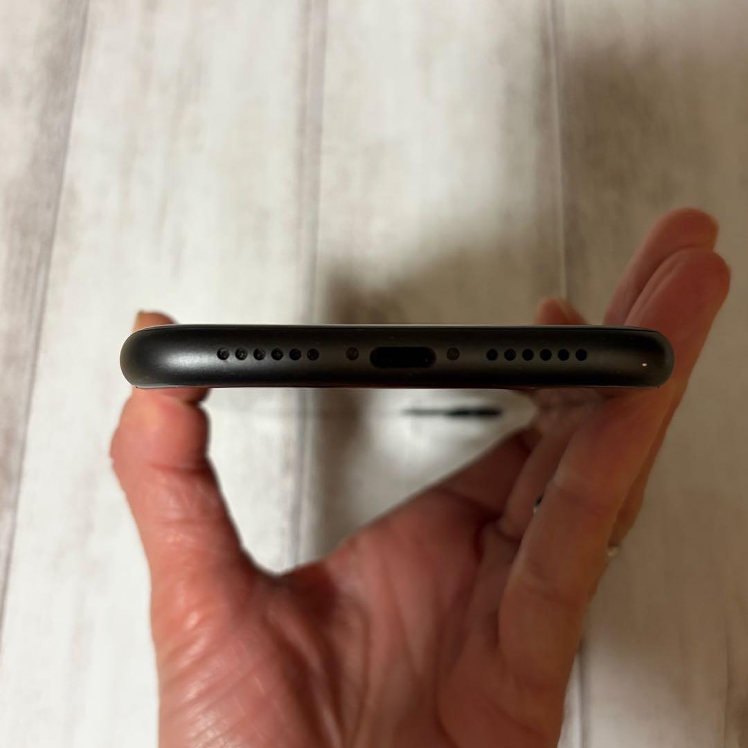 iPhone11 本体 64GB ブラック バッテリー残量84% 箱あり