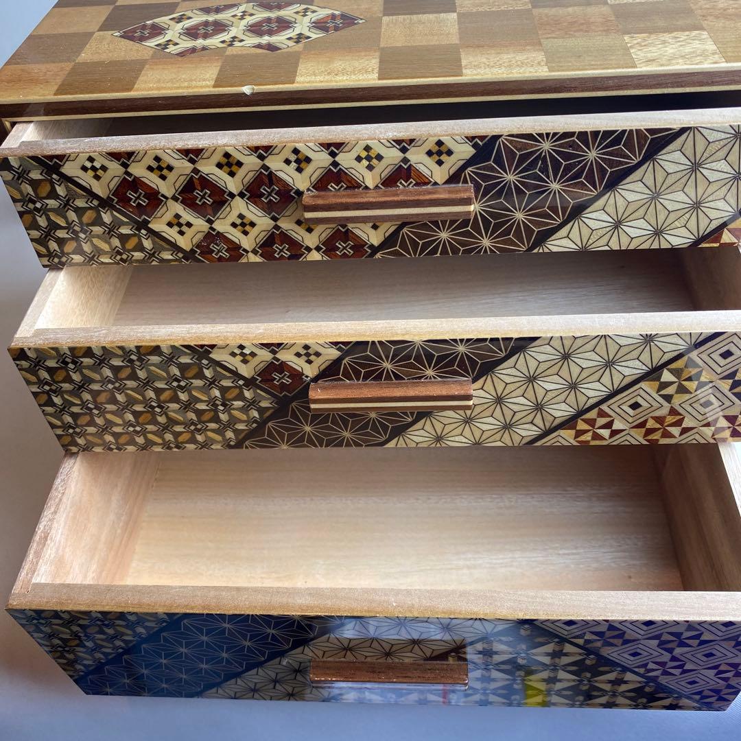 箱根細工・寄木細工　三段小引き出し