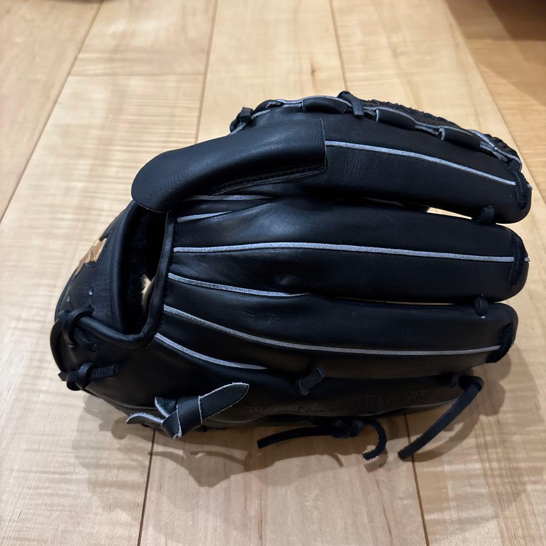 アンダーアーマー 硬式グローブ（左投手用 金子千尋モデル）