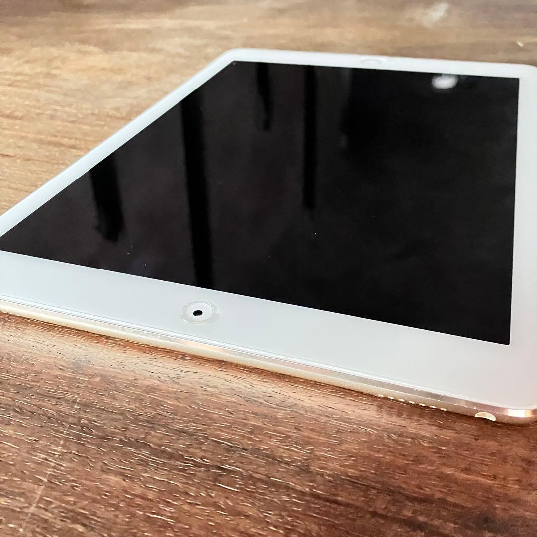 【美品】iPad Pro 9.7インチ 32GB シルバーWi-Fiモデル