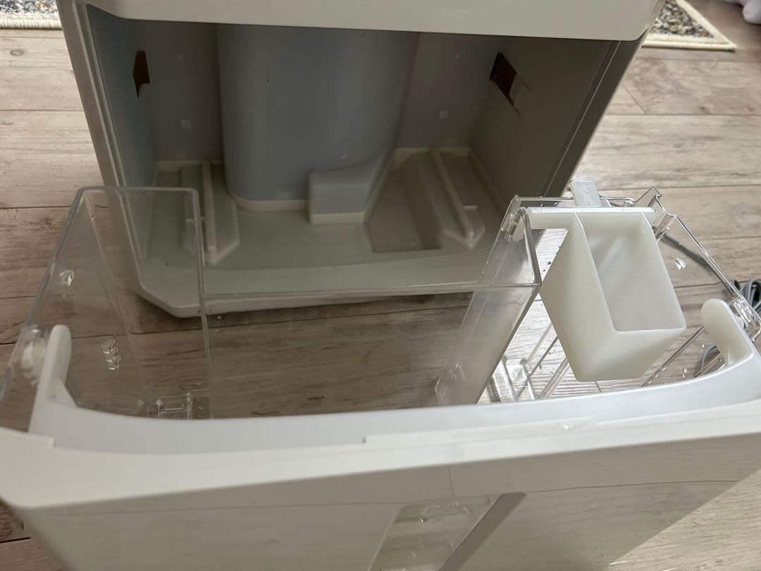 16　CORONA CDM-1022-AS 冷風衣類乾燥除湿機