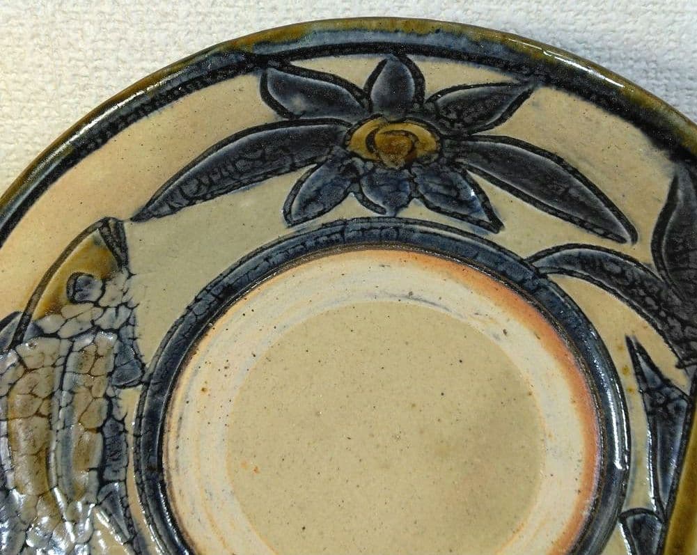 人間国宝 金城次郎 八寸皿 栞 共箱 美品 壺屋焼 壷屋焼 魚紋花文皿 やちむん