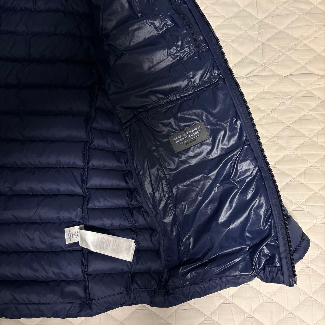 美品　patagonia パタゴニア　ダウン・セーター・フーディ　ネイビー　M