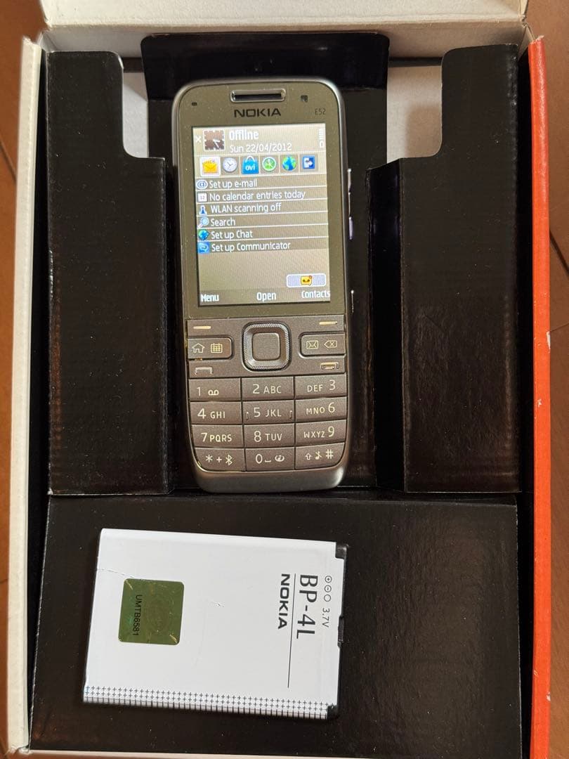 【新品】　NOKIA E52