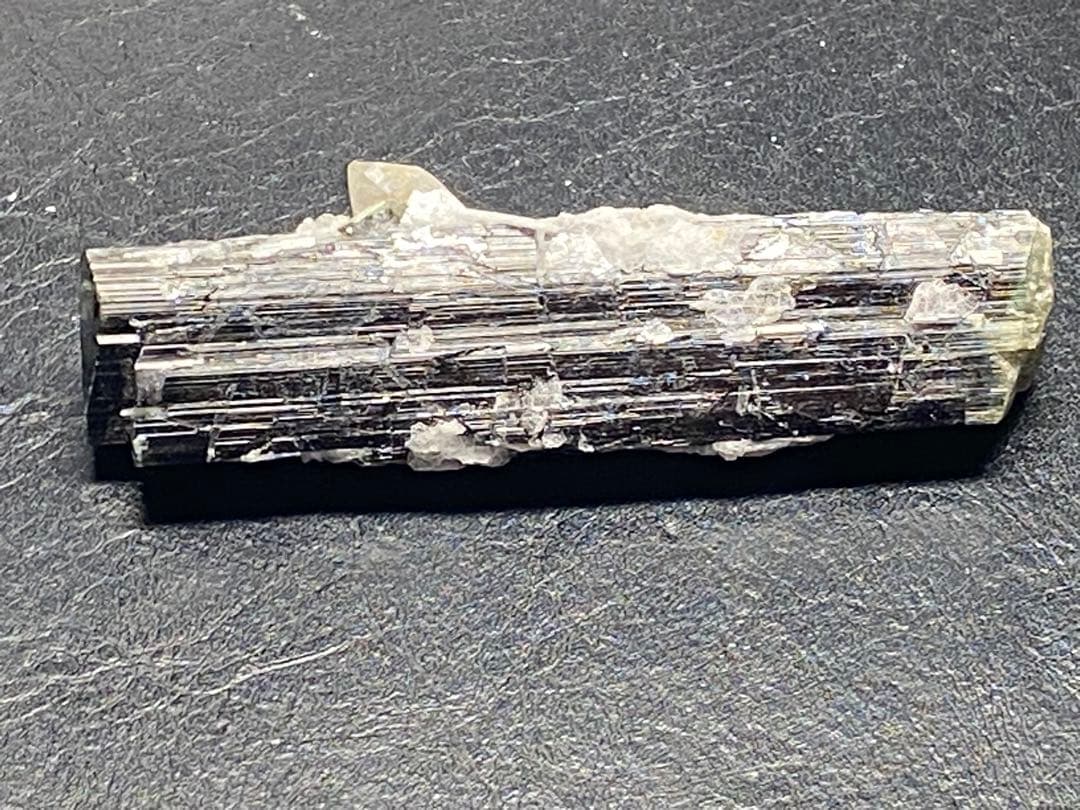 ブラックトルマリン　水晶　共生　52.6g