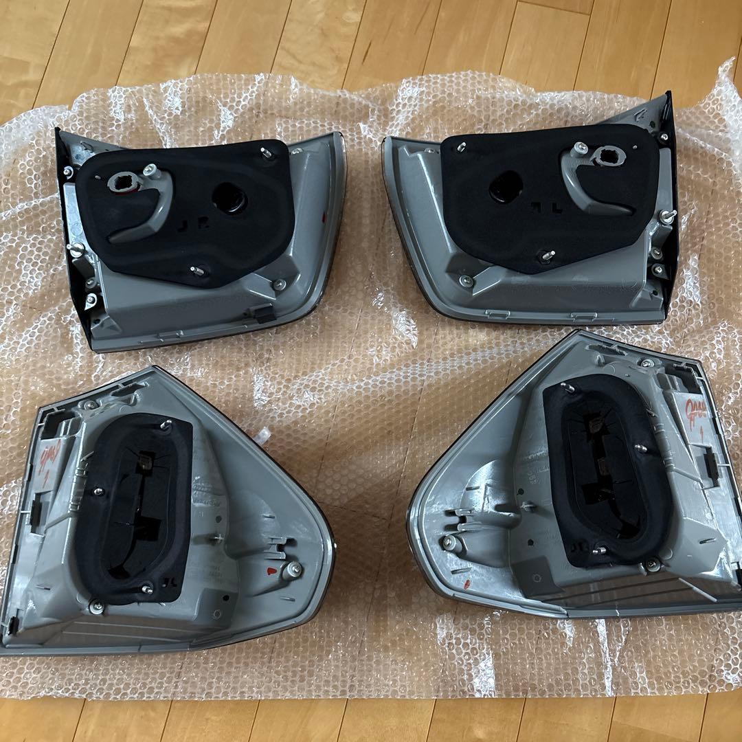 ハリアー30 純正テールランプセット　新車外し