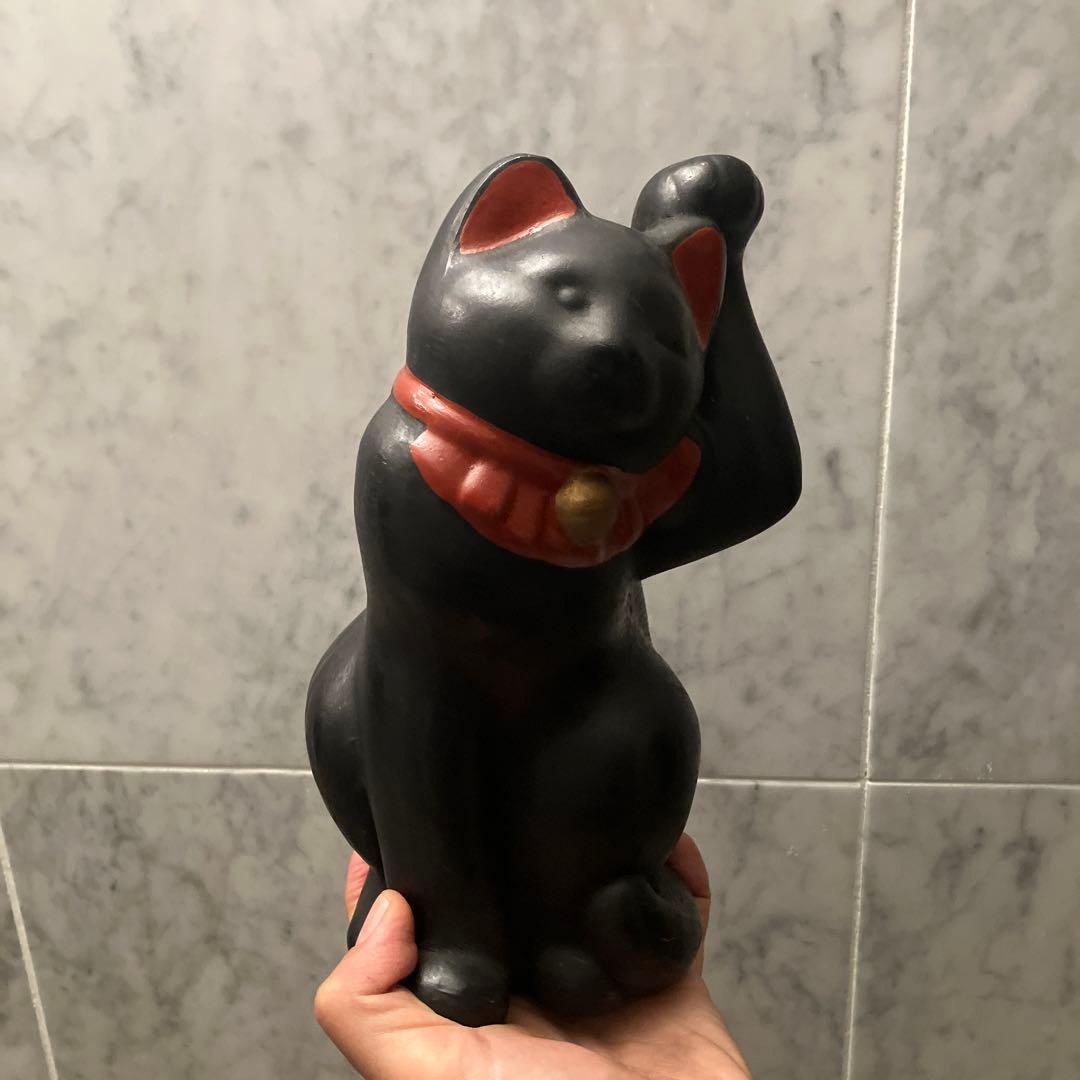 ビンテージ　ウインクをするユニークでキュートな招き猫ちゃん