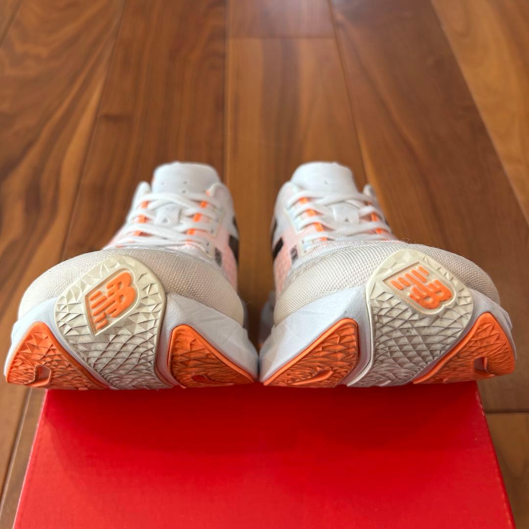 【美品】ニューバランス FuelCell Rebel v4 28.5cm