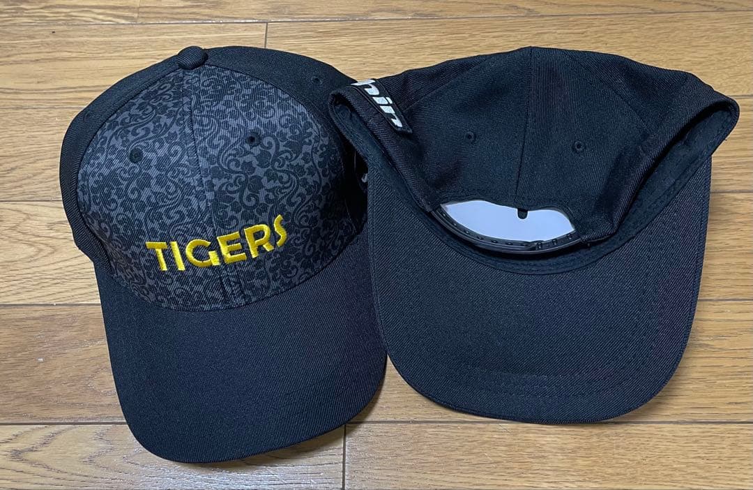 阪神タイガース球場配布キャップ　バンダナ　タオル　Tシャツ　甲子園開幕戦ファン感